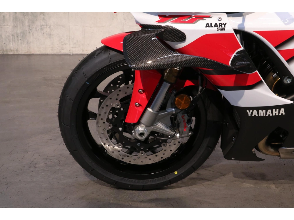 2026 Yamaha Yzf-r1 70e Anniversaire alt