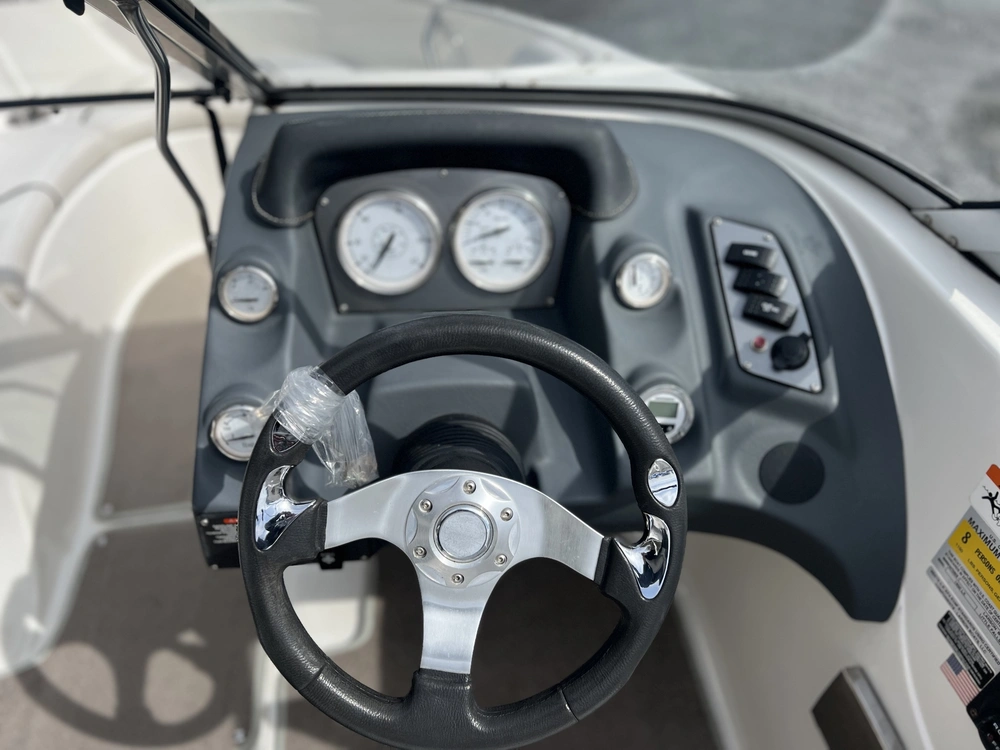 Larson Lx1850 2011 alt