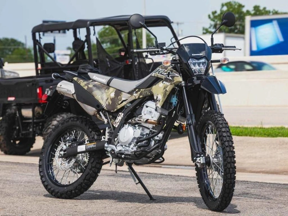 2026 Kawasaki Klx300 Cypher Camo Beige / Ebony alt
