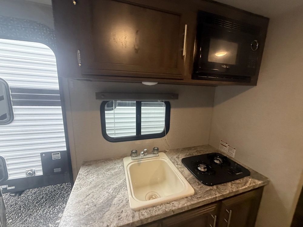 2018 Kz-rv Sportsmen Classic 191bh alt