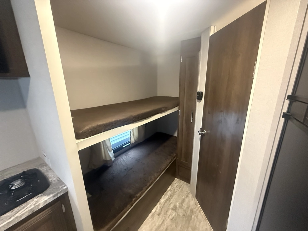 2018 Kz-rv Sportsmen Classic 191bh alt