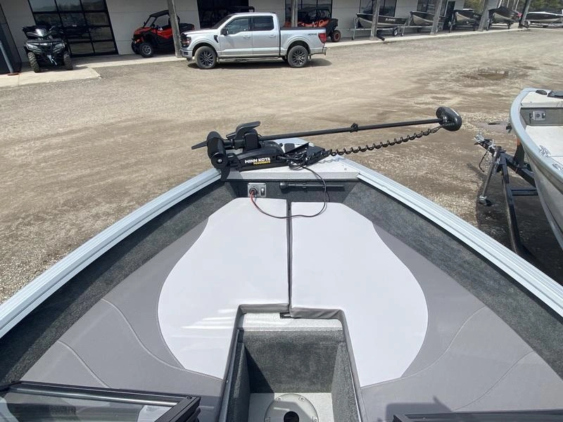 2025 Smoker-craft Ultima 172 alt