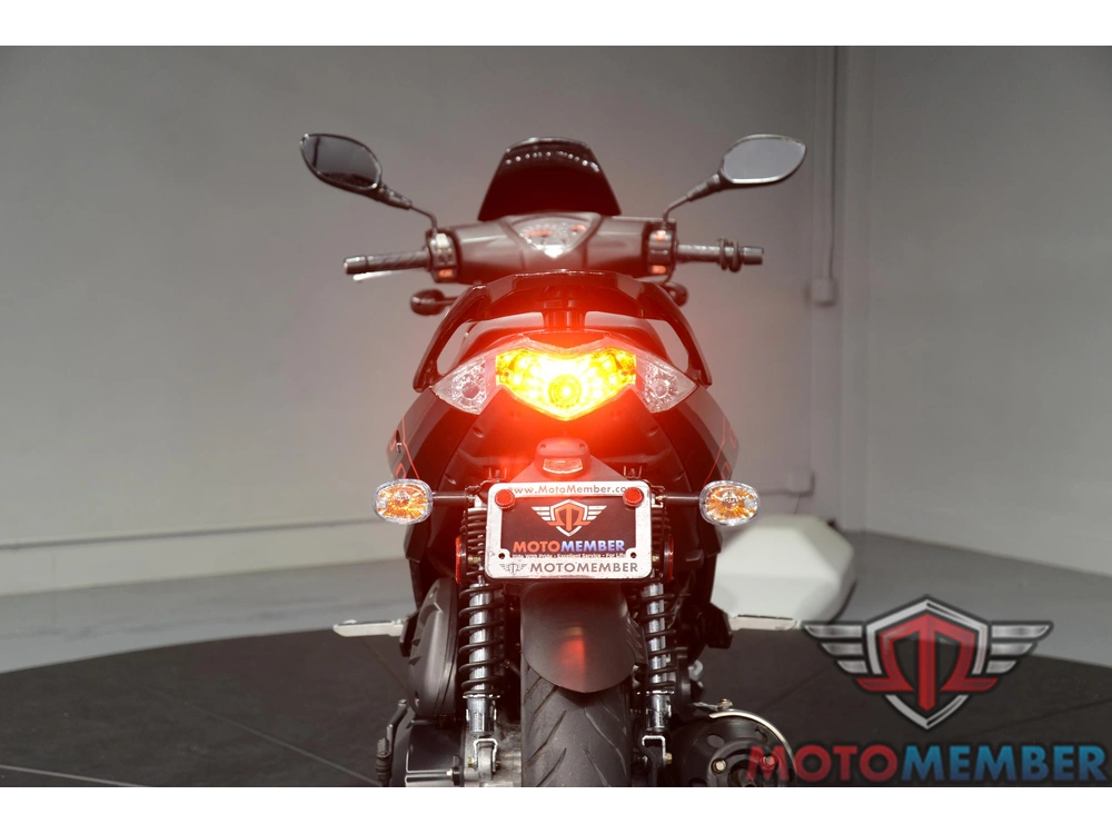 2013 Kymco Super 8 150 alt