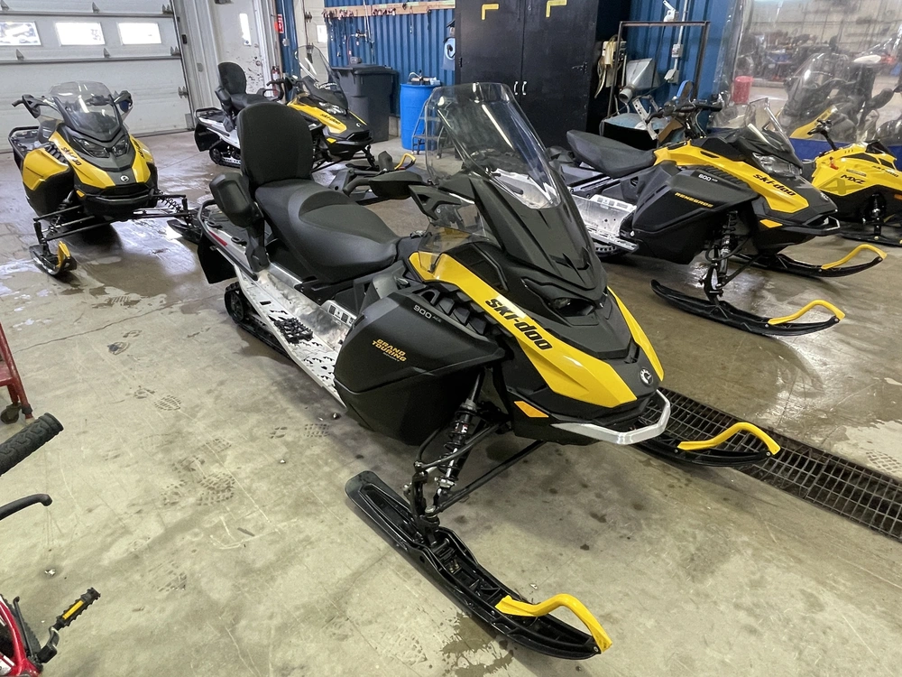 Ski-doo Grand Touring Sport 900 Ace 2026 alt