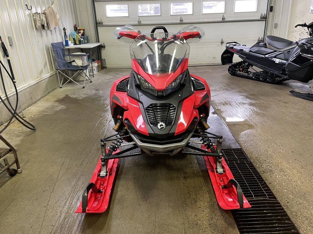 Lynx Brutal Re 850 E-tec 2024 alt