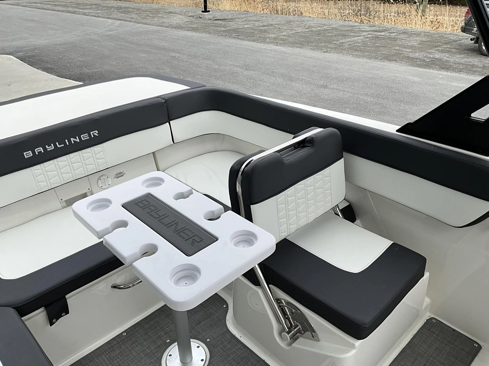 2021 Bayliner Vr6 alt