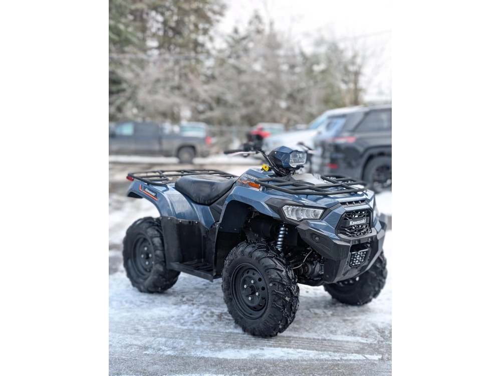2025 Kawasaki Brute Force 450 🎯 Vtt Occasion Presque Neuf Garantie 42km 4x4 Fiable Travail Loisir Polyvalent 🟢 alt