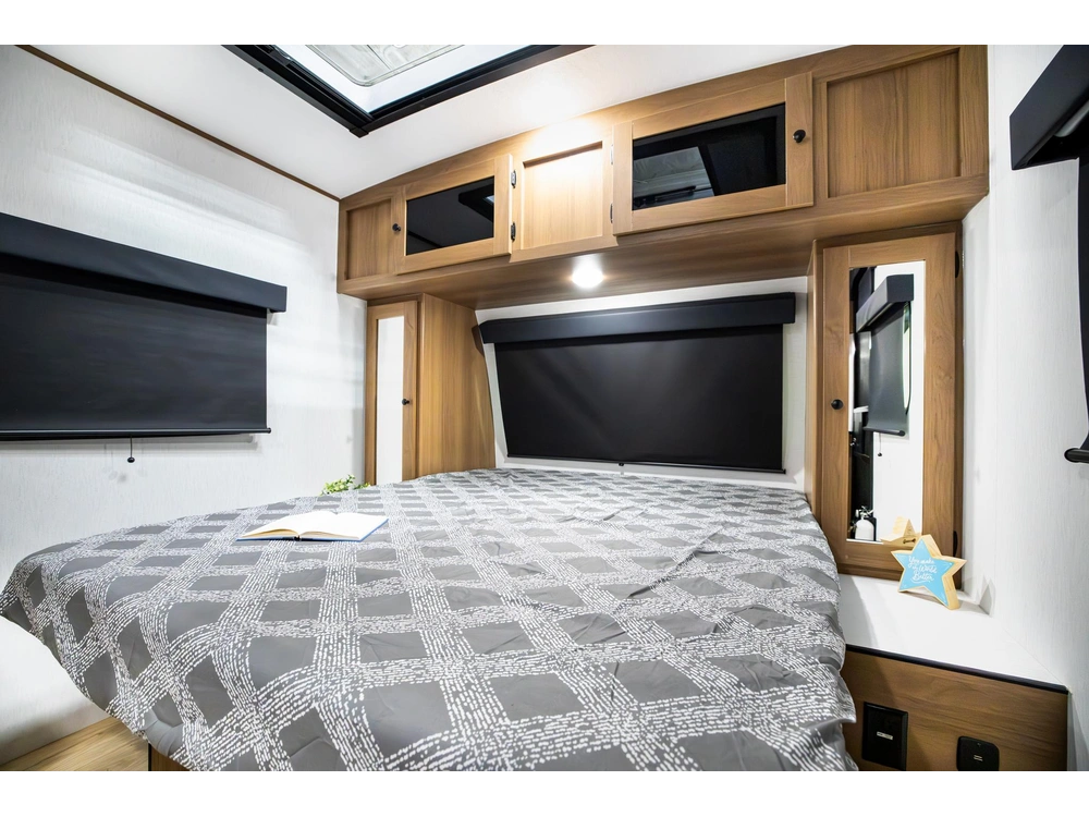 2026 Apex 187 Rb alt