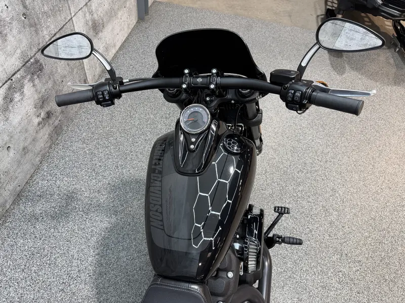 Harley-Davidson Fat Bob 114 FXFBS | Vance & Hines 2021