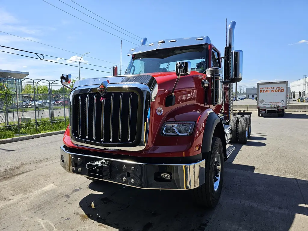 International 2026HX620