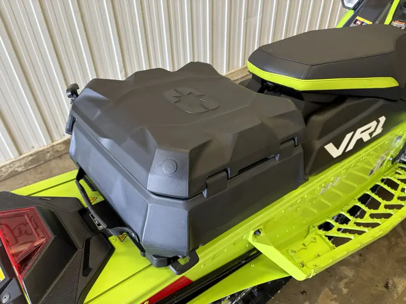 2026 Polaris BOOST INDY VR1 DYNMX 137