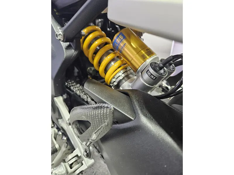 2023 Triumph SPEED TRIPLE 1200 RR thumbnail 6