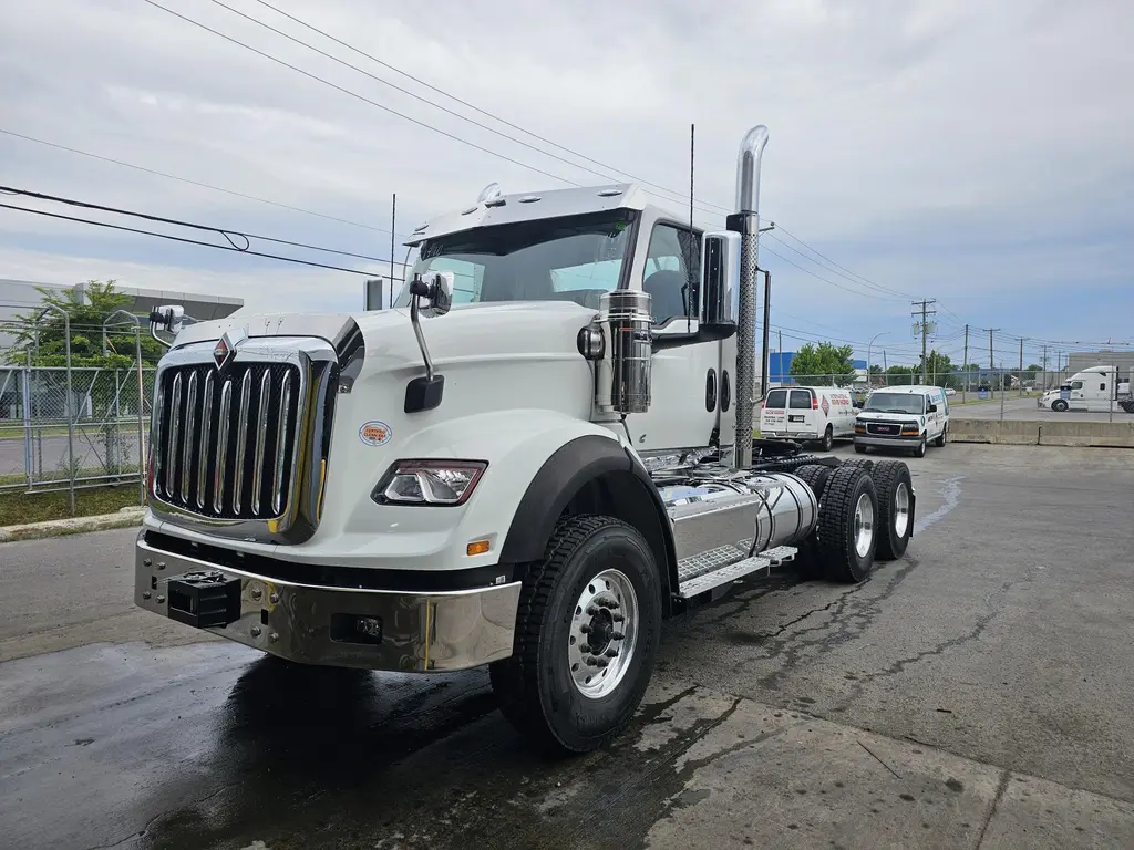 International 2026HX620