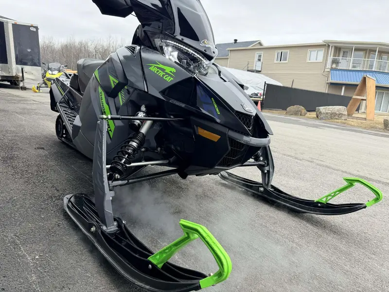 Arctic Cat ZR9000 THUNDERCAT 2022