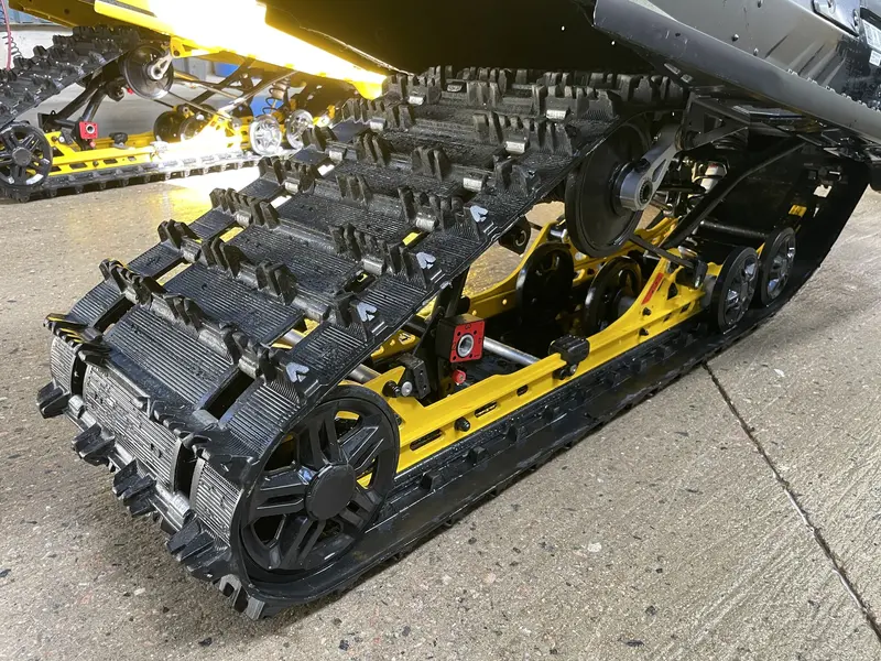 Ski-Doo MXZ Adrenaline 850 Etec 137" 2025