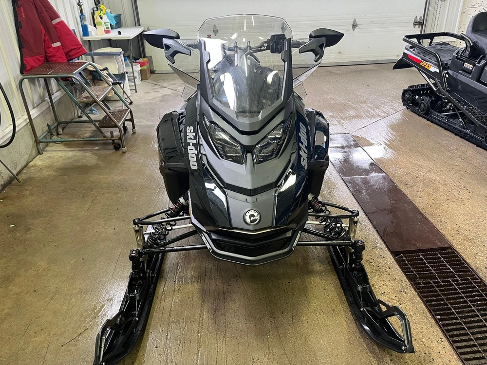 Ski-doo Renegade Adrenaline 900 Ace Enduro 2026 alt