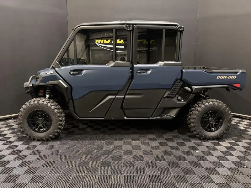 2026 Can-Am DEFENDER MAX LIMITED HD11