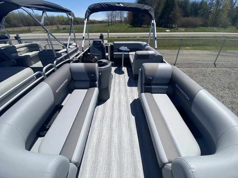 2025 Bennington Marine 18 Sl Bench alt