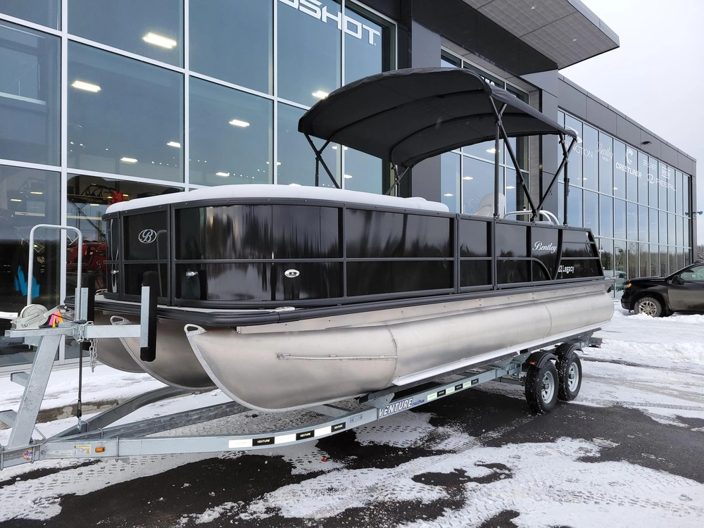 2023 Bentley Legacy 223 Swingback alt