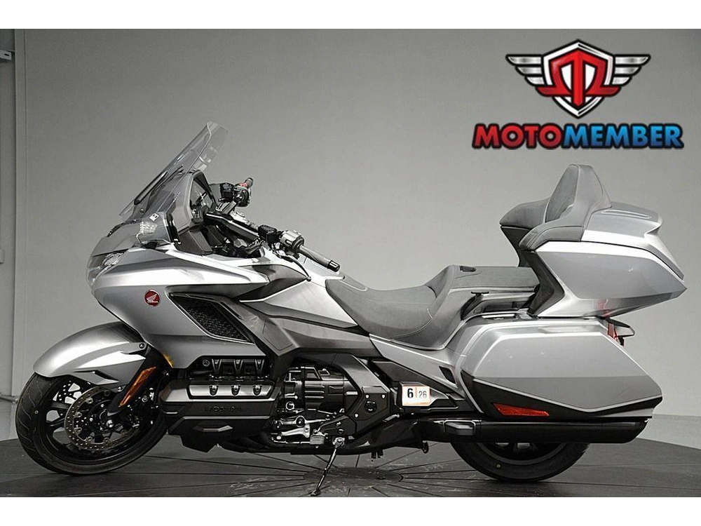 2025 Honda Gold Wing Tour alt