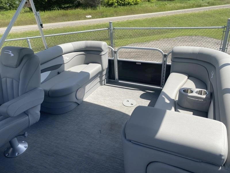 2023 Bennington Marine 20 Svsr alt