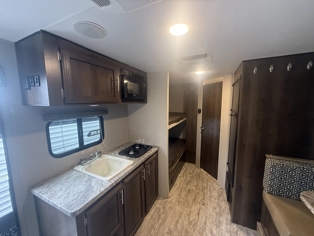 2018 Kz-rv Sportsmen Classic 191bh alt