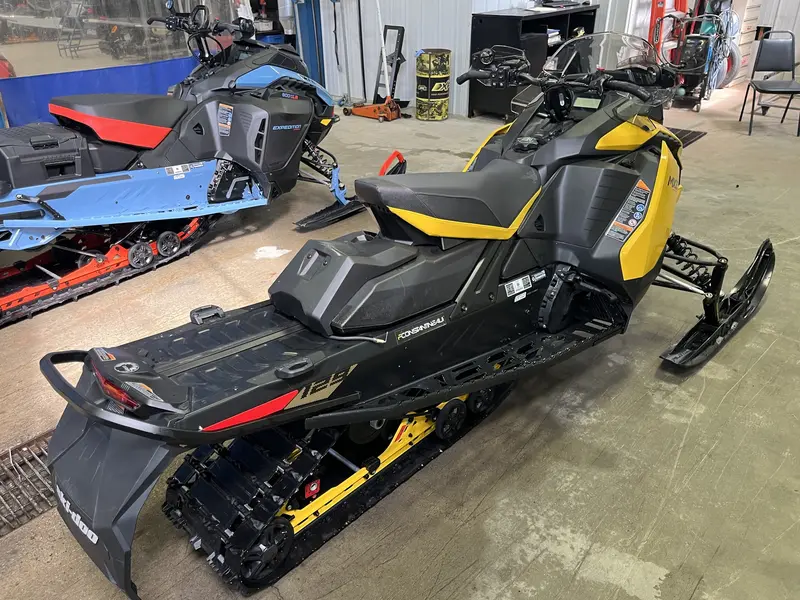 Ski-Doo MXZ Blizzard 850 Etec 129" 2025