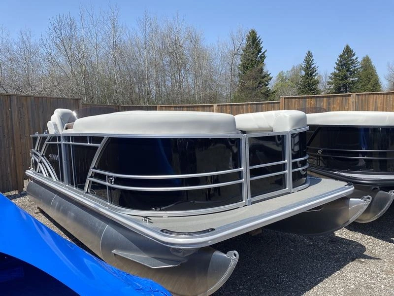 2025 Sylvan Mirage Cruise 818 Cruise alt