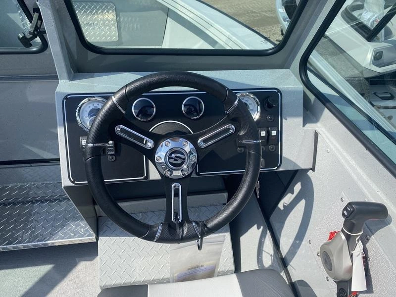 2025 Smoker-craft Pro Sportsman 1872 Dc alt