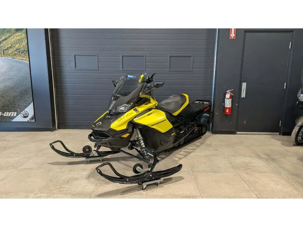 Ski-Doo RENEGADE ADRENALINE 900  2021