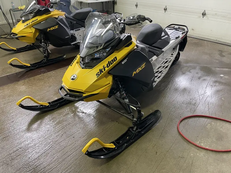2025 Ski-Doo MXZ Sport 600 EFI 137"