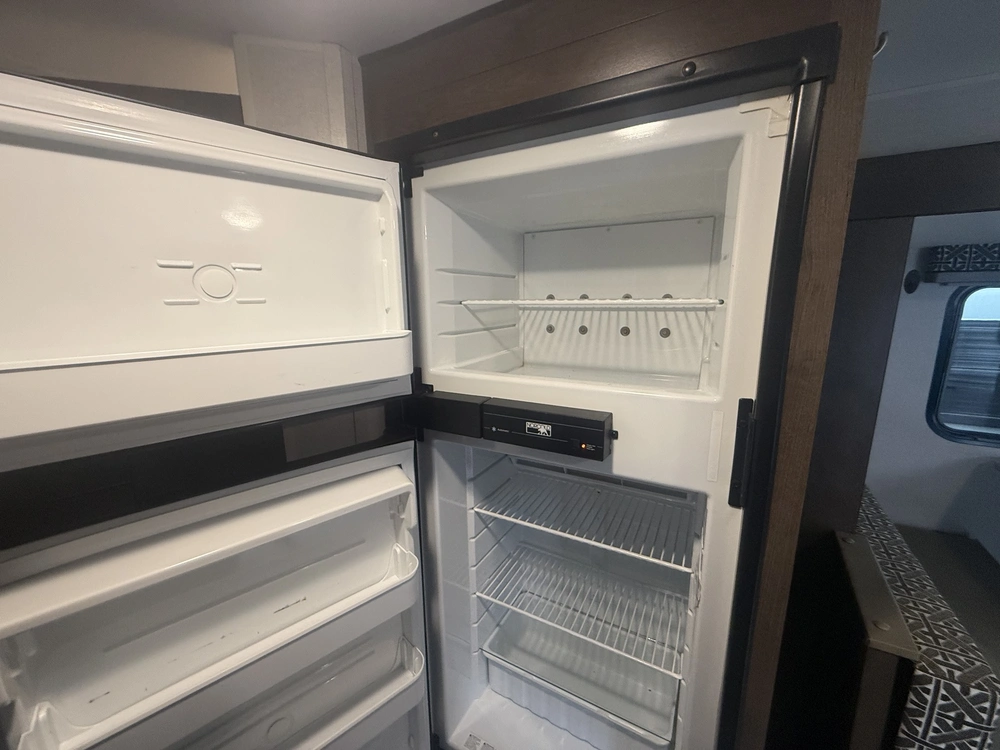 2018 Kz-rv Sportsmen Classic 191bh alt