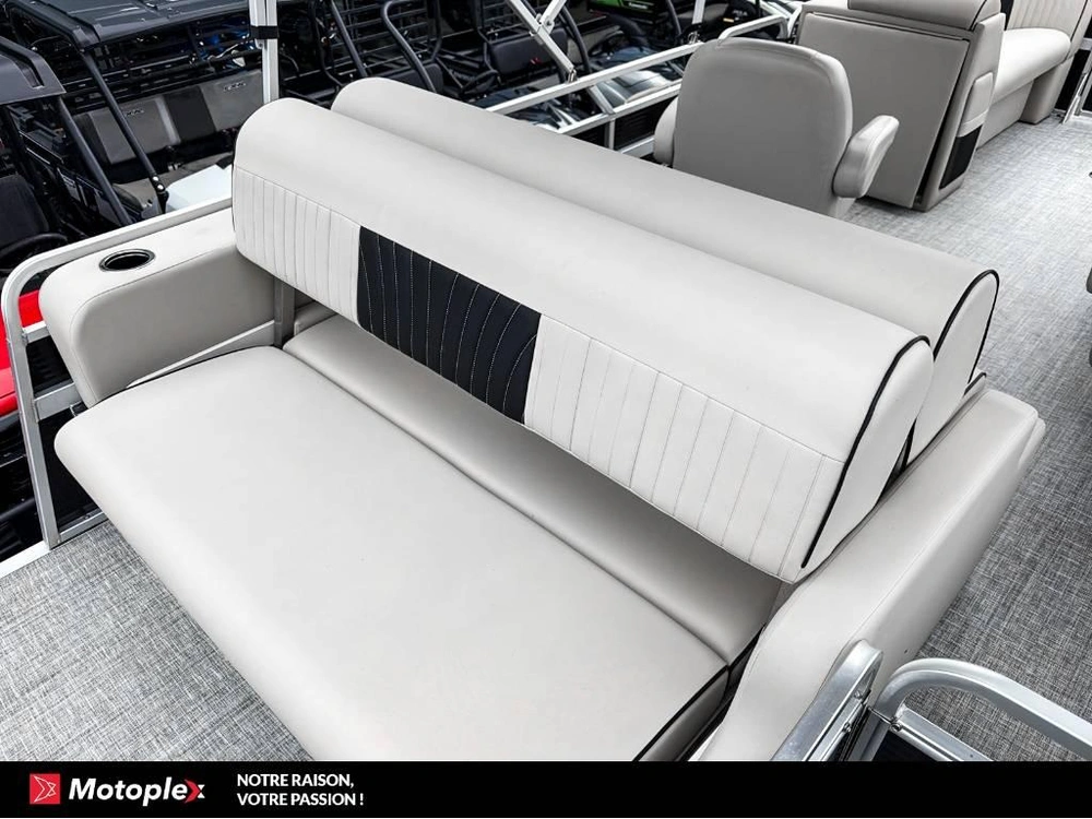 2021 Legend Ponton Dual Lounge alt