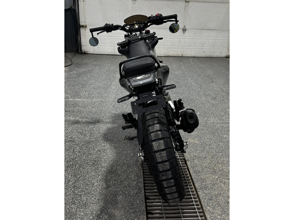 2021 Husqvarna Svartpilen 401 alt