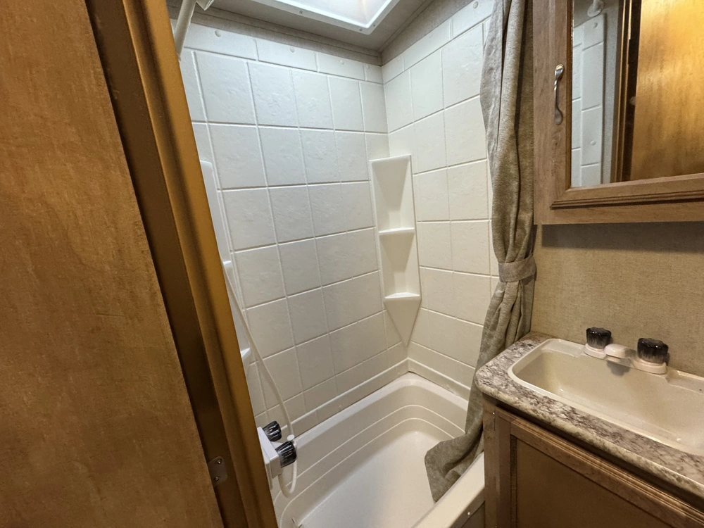 2018 Gulfstream Vista 19rbs alt