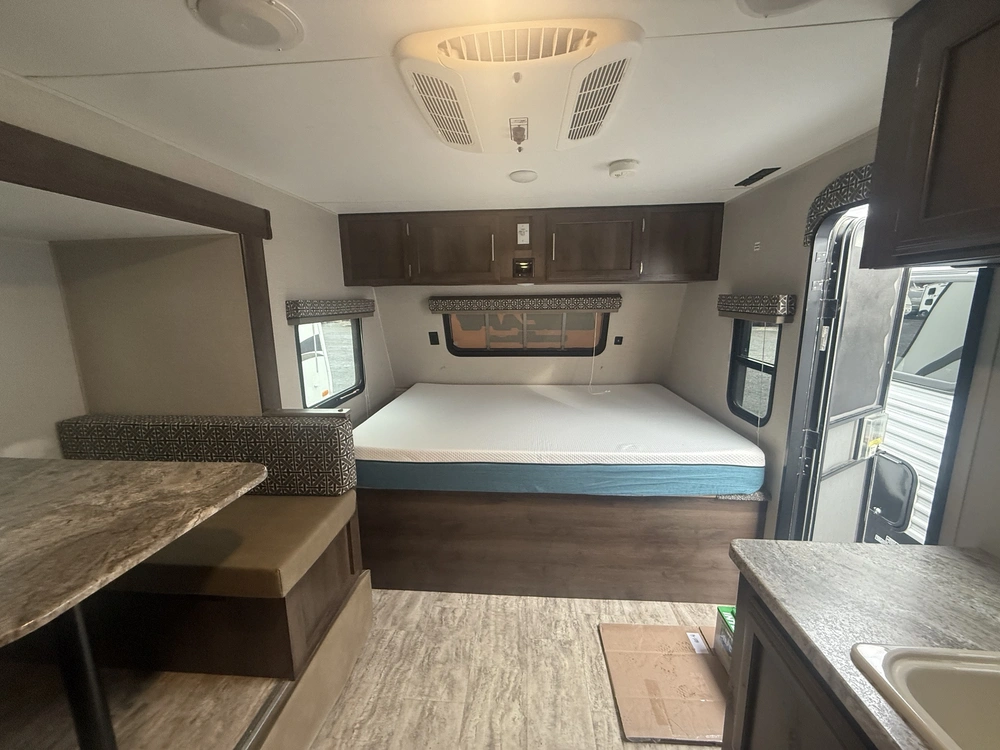 2018 Kz-rv Sportsmen Classic 191bh alt