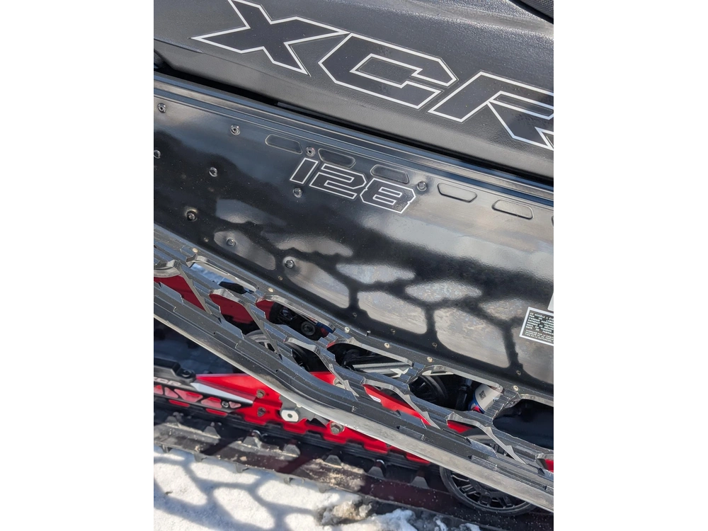 2025 Polaris 650 Indy Xcr 128 🎯 Motoneige Performance Occasion Garantie Cloutée Inspection 1 Proprio Fiable Prête Saison 🟢 alt