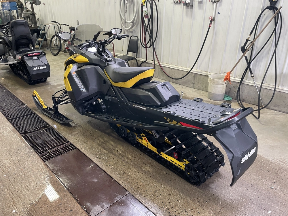 Ski-doo Renegade Adrenaline 900 Ace 2024 alt