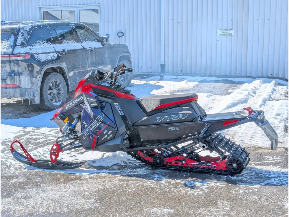 2025 Polaris 650 Indy Xcr 128 🎯 Motoneige Performance Occasion Garantie Cloutée Inspection 1 Proprio Fiable Prête Saison 🟢 alt