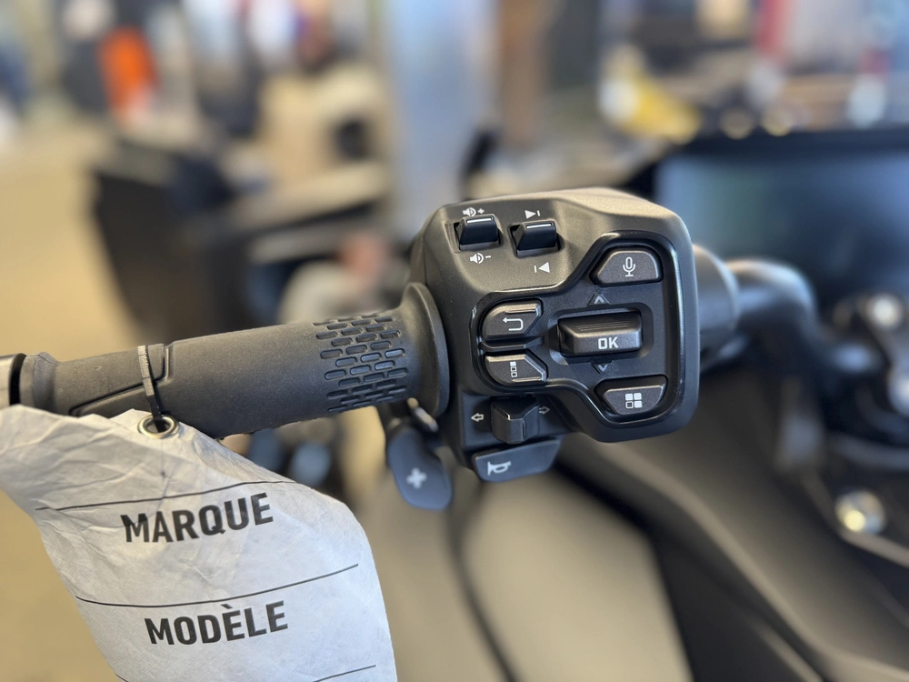 Can-am F3 Limited 2026 alt