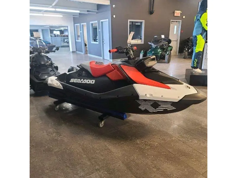 2025 Sea-Doo Spark Trixx 1P (Audio) thumbnail 5