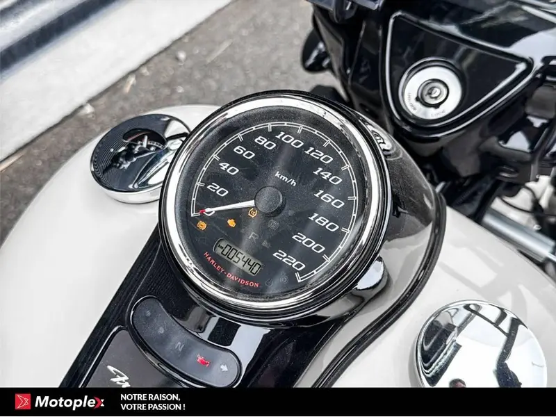 Harley-Davidson FREEWHEELER flrt trike 2023