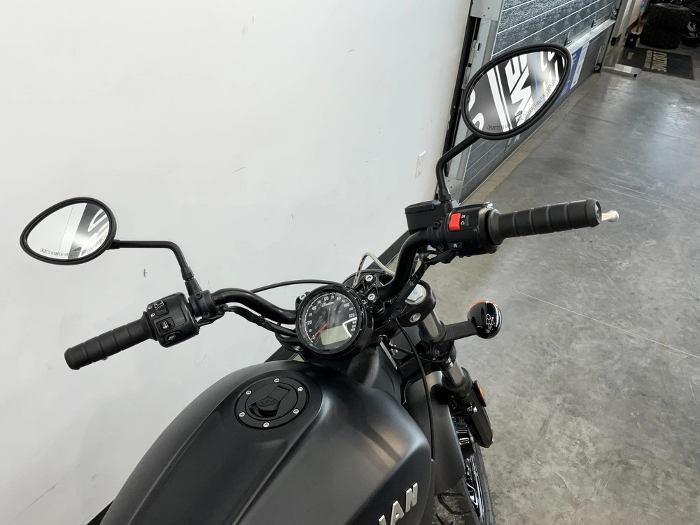 2023 Indian Motorcycle Scout Bobber Sixty alt