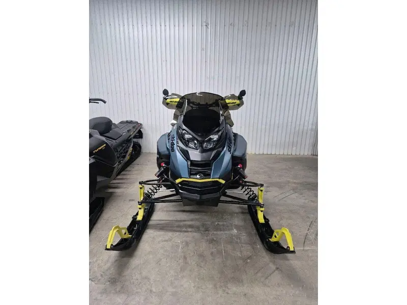 2026 Ski-Doo RENEGADE X-RS 900 ACE Turbo R thumbnail 2