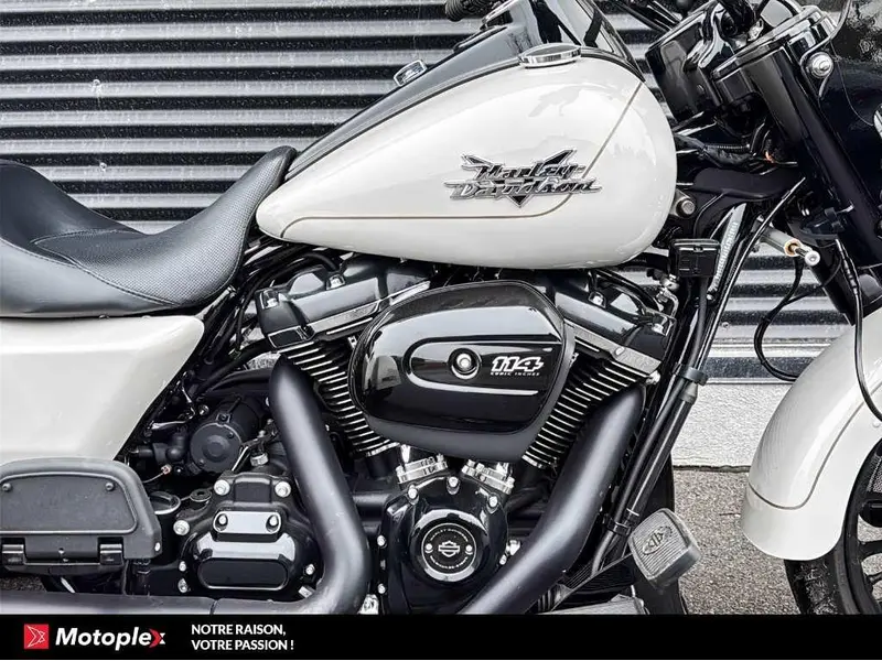 Harley-Davidson FREEWHEELER flrt trike 2023