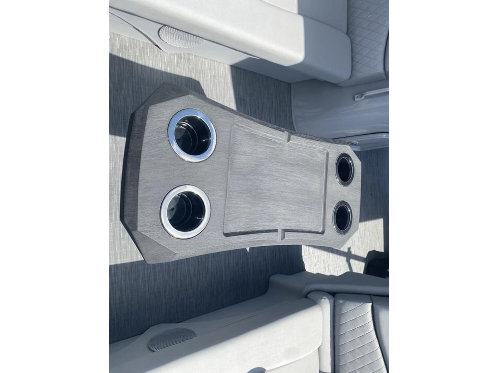 2023 Bennington Marine 20 Svsr alt