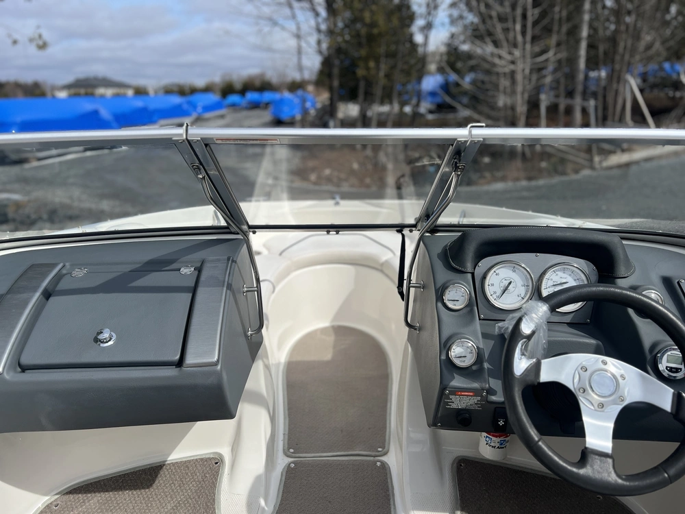 Larson Lx1850 2011 alt