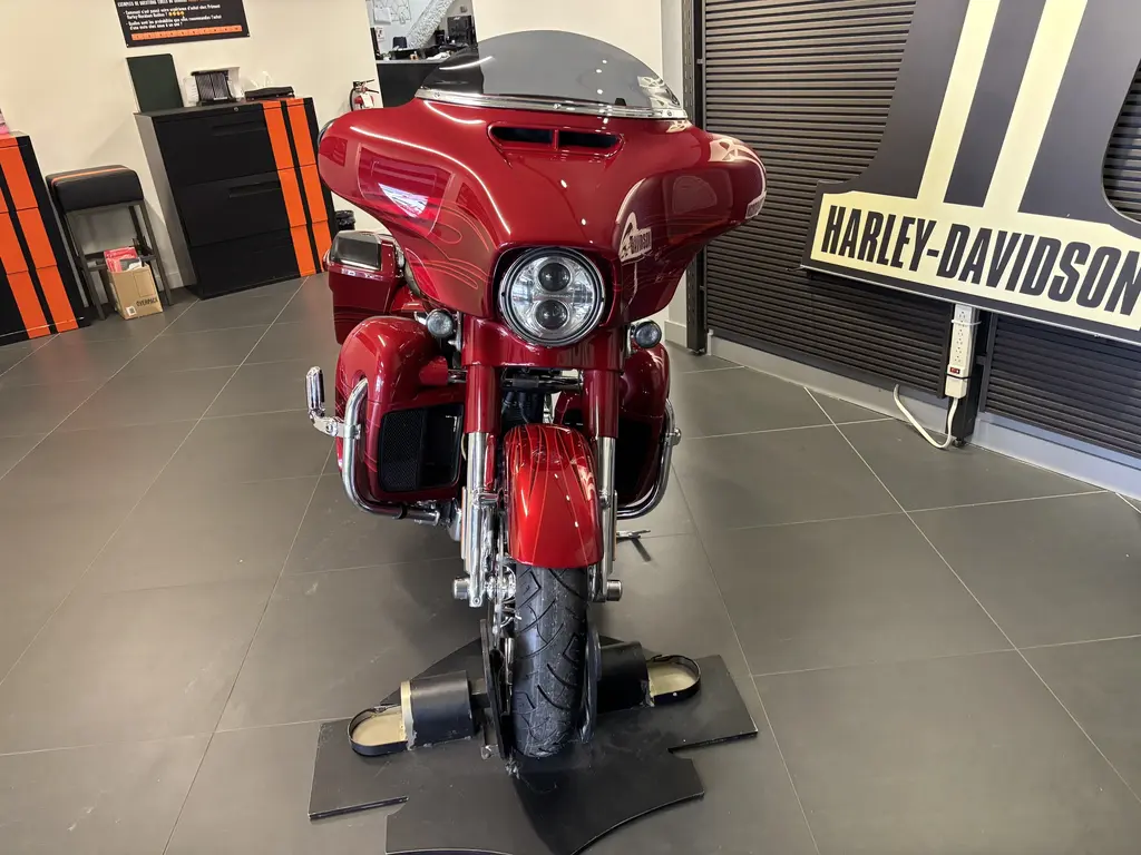 Harley-Davidson CVO Street Glide FLHXSEFLHXSE 2016
