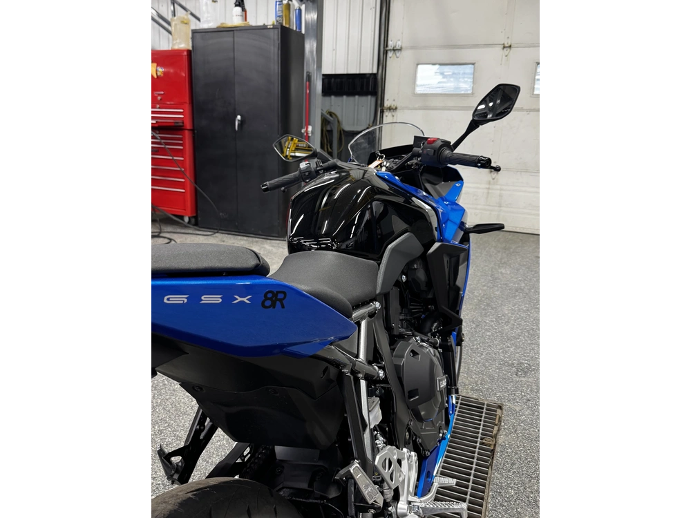 2024 Suzuki Gsx-8rm4 alt