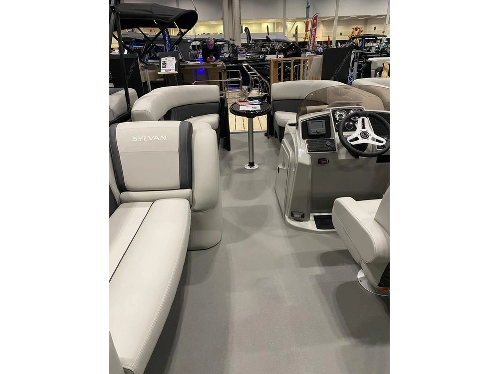 2026 Sylvan Mirage 820 Party Fish alt